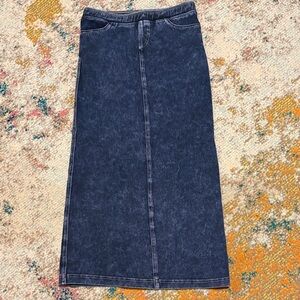 Hard tail midi skirt